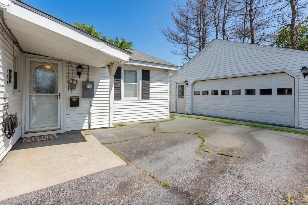 148 Thornton Road Bangor ME 04401