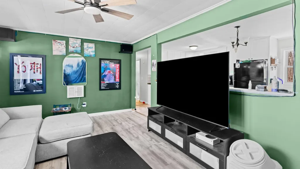 23 Reginald Street Auburn ME 04210