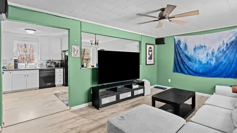 23 Reginald Street Auburn ME 04210