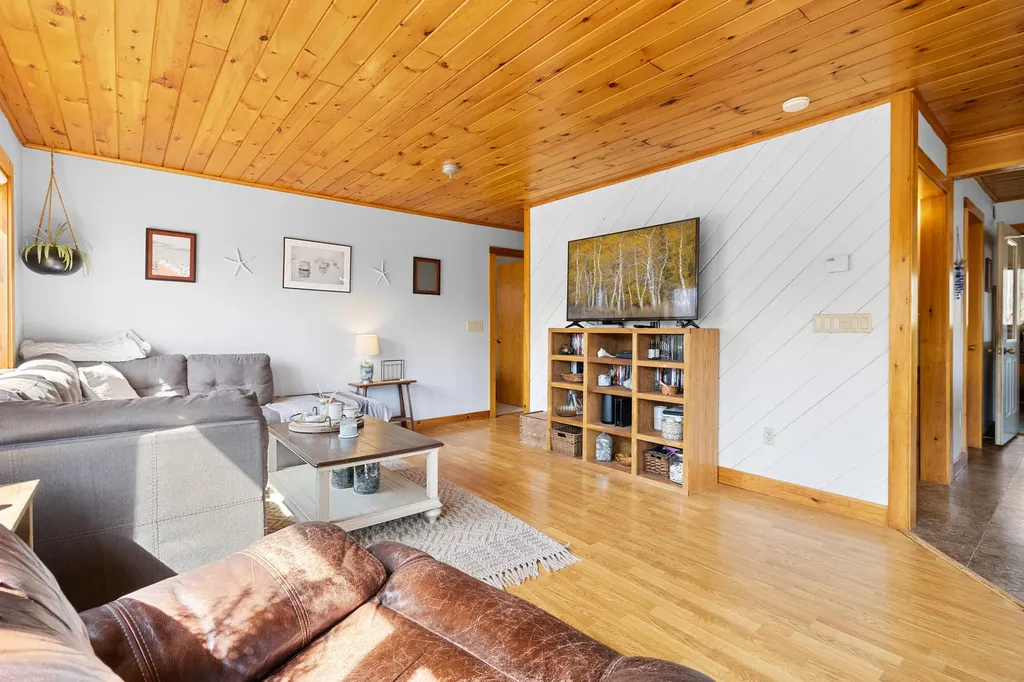 39 Simmons Lane Friendship ME 04547