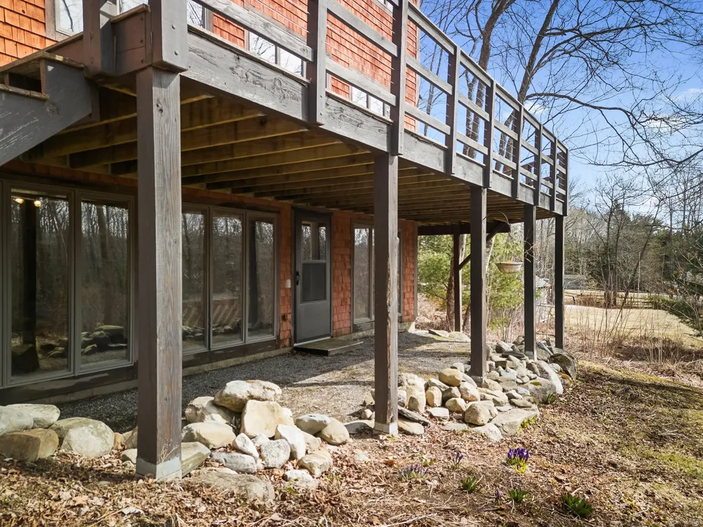 39 Simmons Lane Friendship ME 04547