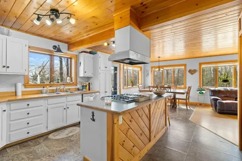 39 Simmons Lane Friendship ME 04547