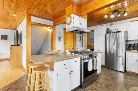 39 Simmons Lane Friendship ME 04547