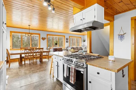 39 Simmons Lane Friendship ME 04547
