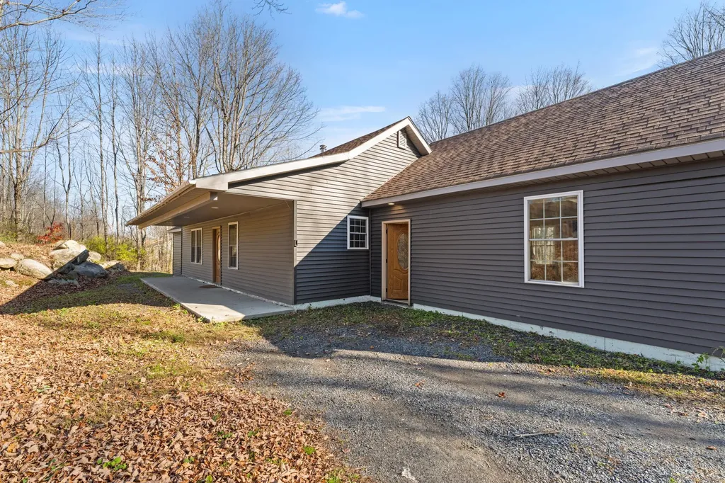 3308 Middle Road Sidney ME 04330