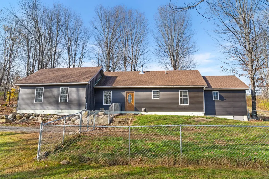 3308 Middle Road Sidney ME 04330