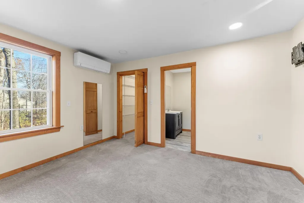 3308 Middle Road Sidney ME 04330
