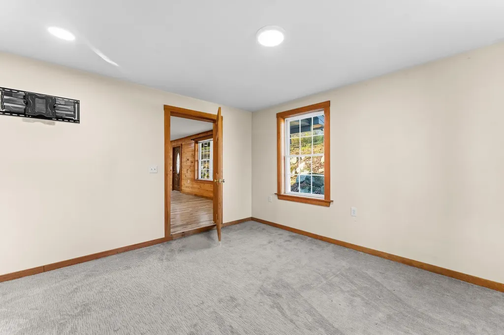 3308 Middle Road Sidney ME 04330