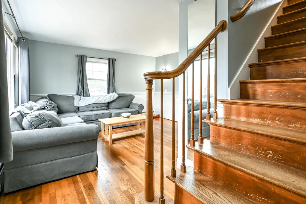 1104 Pequawket Trail Standish ME 04085