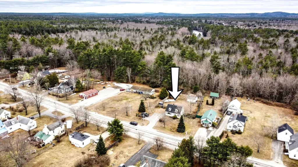 1104 Pequawket Trail Standish ME 04085