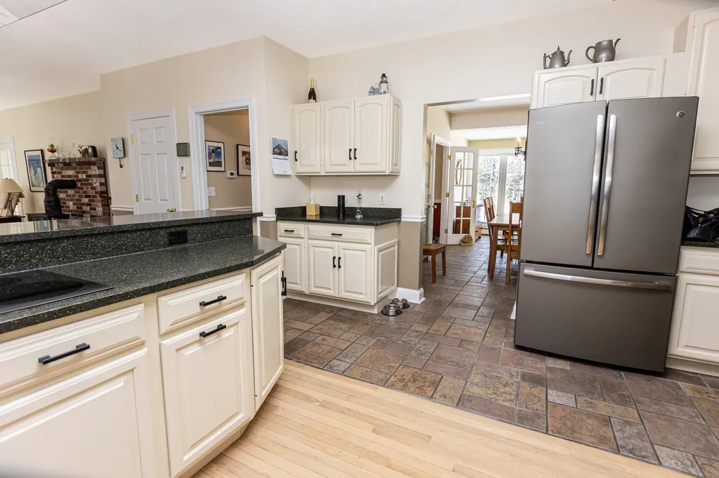 71 Fogg Road Buxton ME 04093