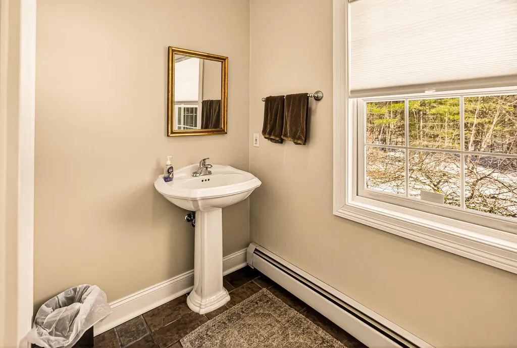 71 Fogg Road Buxton ME 04093