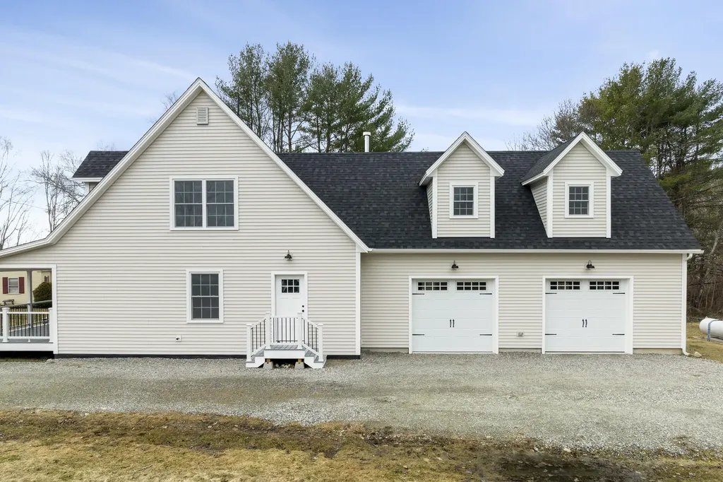 29 Pleasant Street Newcastle ME 04553
