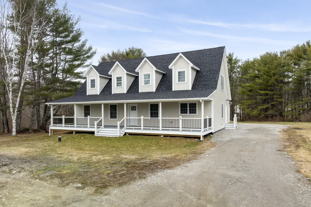 29 Pleasant Street Newcastle ME 04553