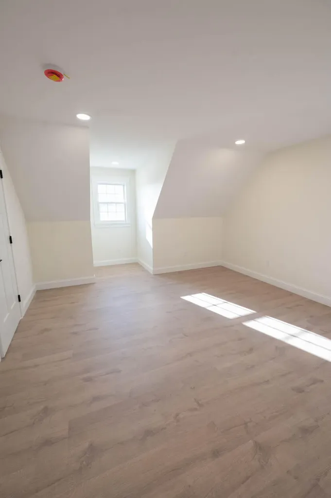 29 Pleasant Street Newcastle ME 04553