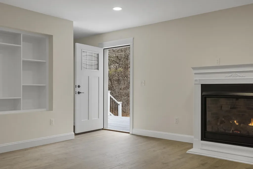 29 Pleasant Street Newcastle ME 04553