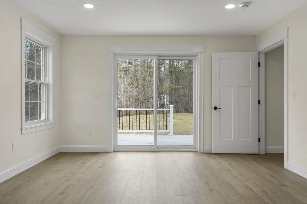 29 Pleasant Street Newcastle ME 04553