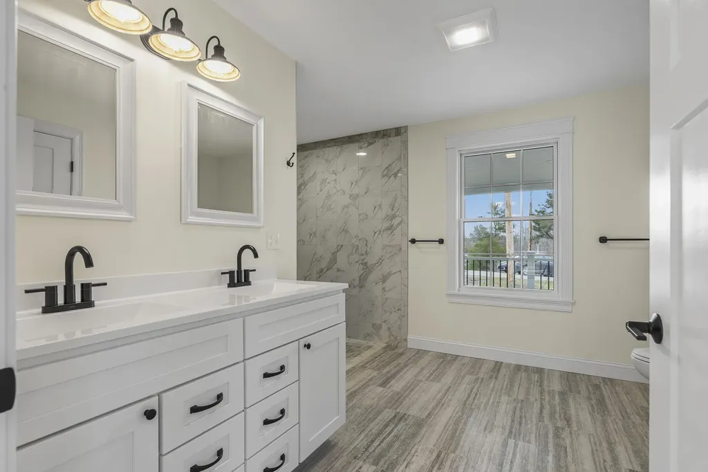 29 Pleasant Street Newcastle ME 04553
