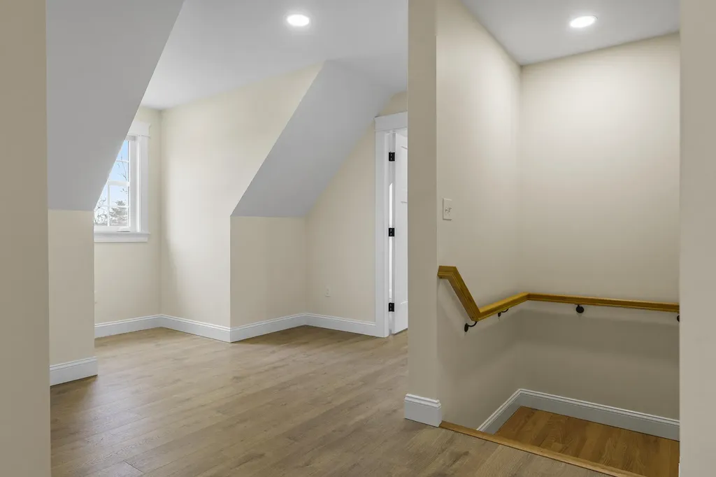 29 Pleasant Street Newcastle ME 04553