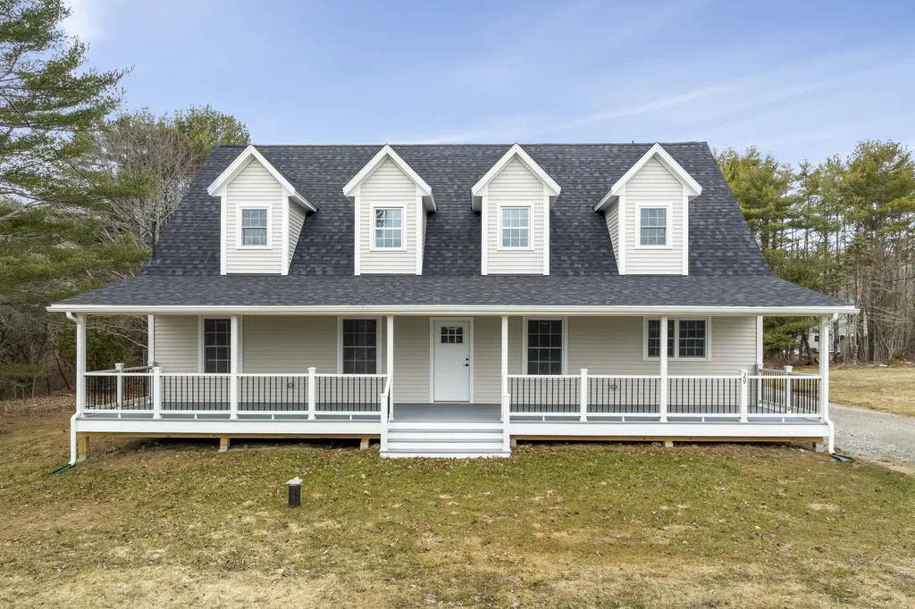 29 Pleasant Street Newcastle ME 04553