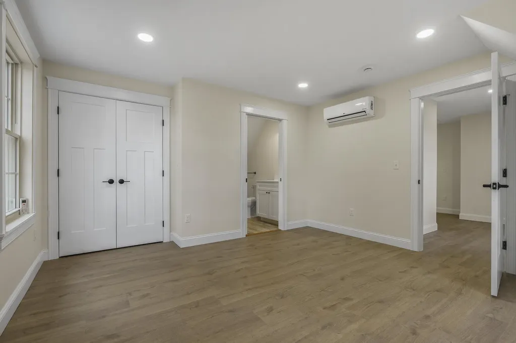 29 Pleasant Street Newcastle ME 04553