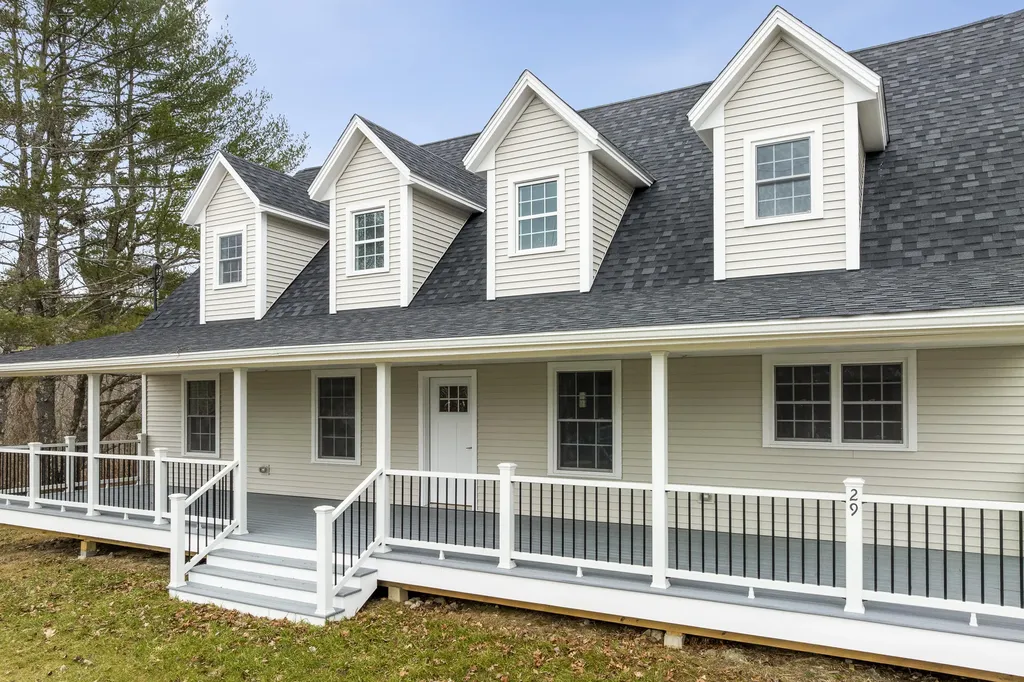 29 Pleasant Street Newcastle ME 04553