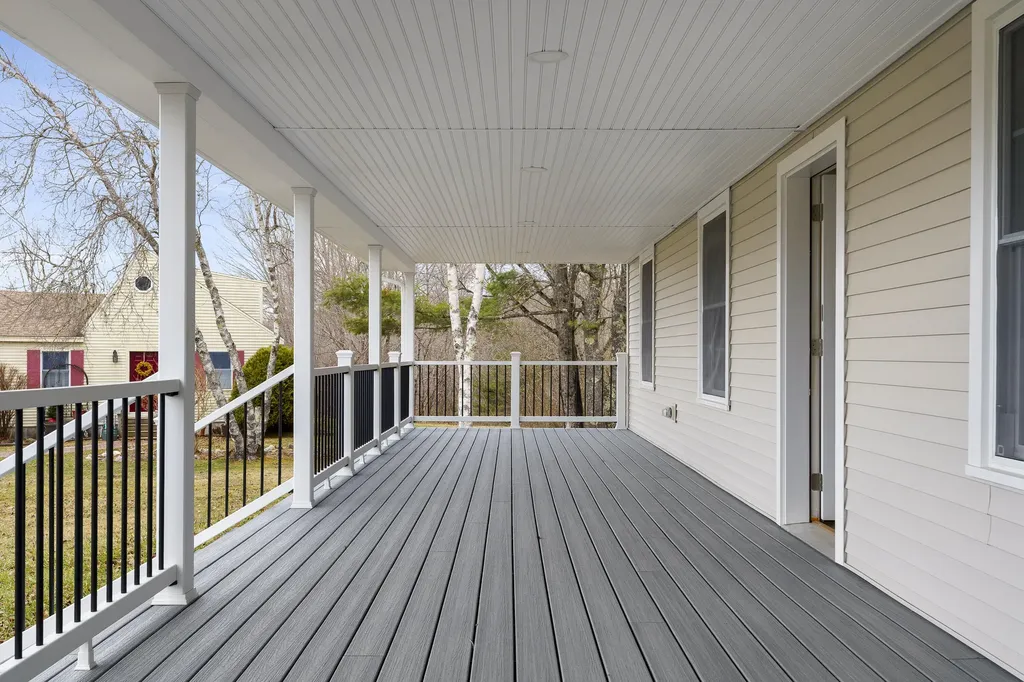 29 Pleasant Street Newcastle ME 04553