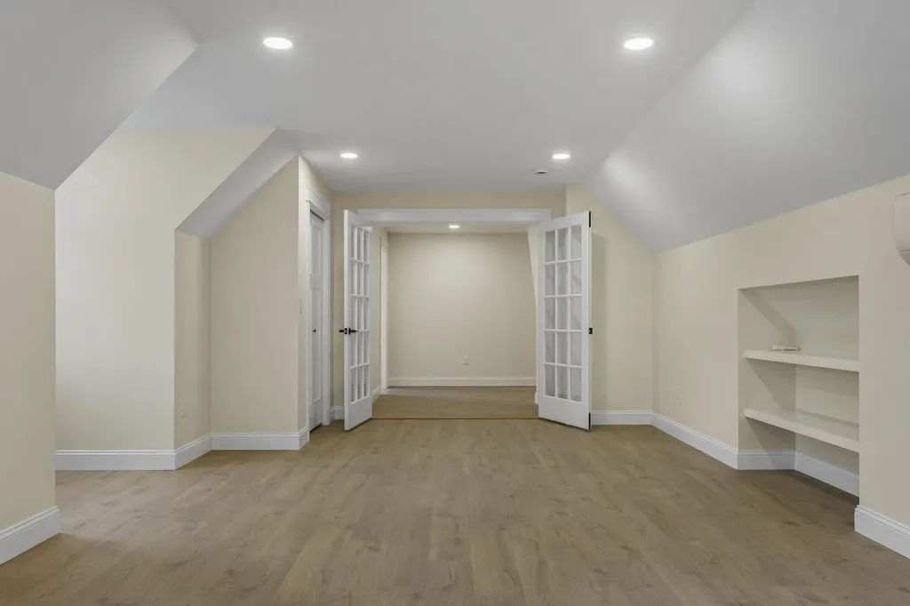 29 Pleasant Street Newcastle ME 04553