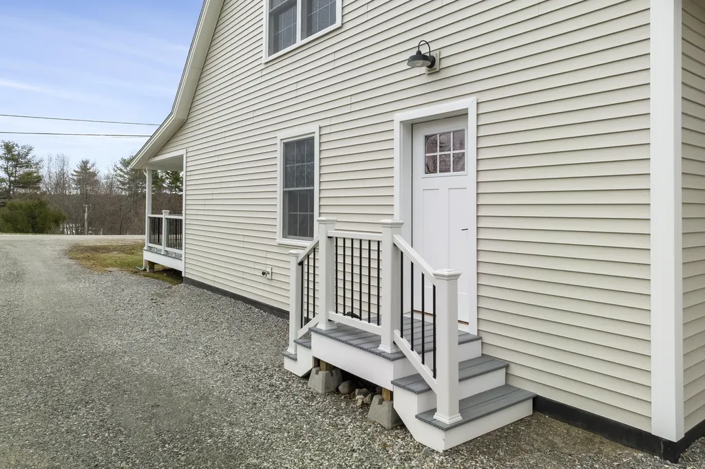 29 Pleasant Street Newcastle ME 04553