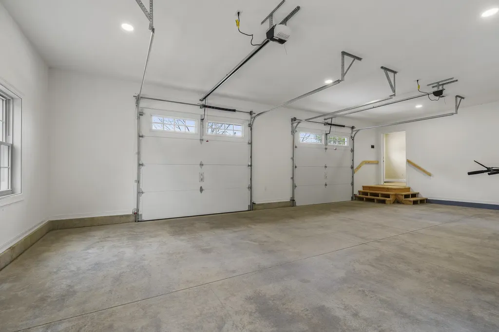 29 Pleasant Street Newcastle ME 04553