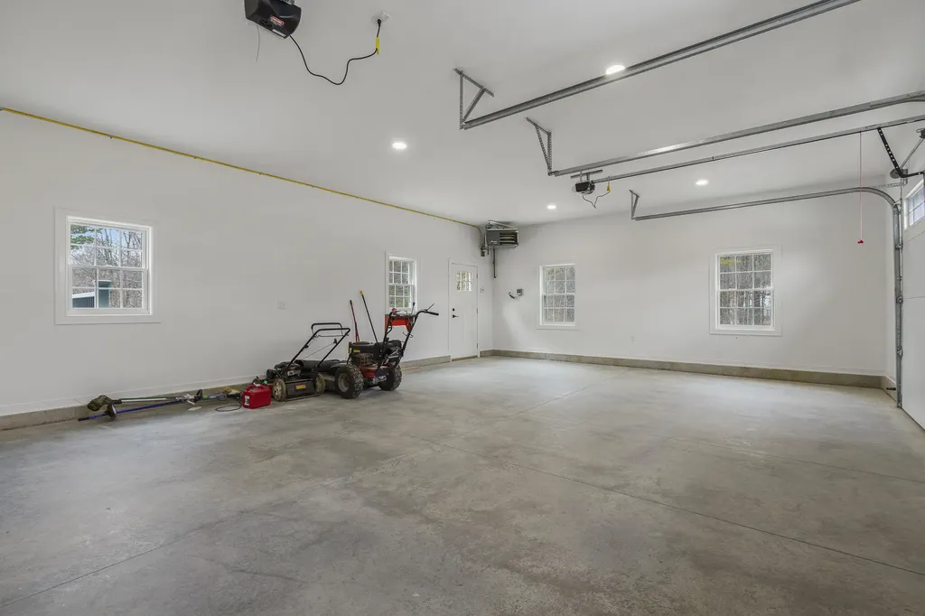 29 Pleasant Street Newcastle ME 04553
