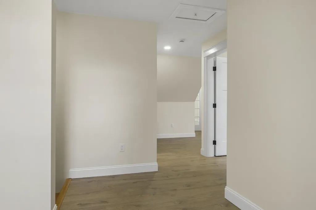 29 Pleasant Street Newcastle ME 04553