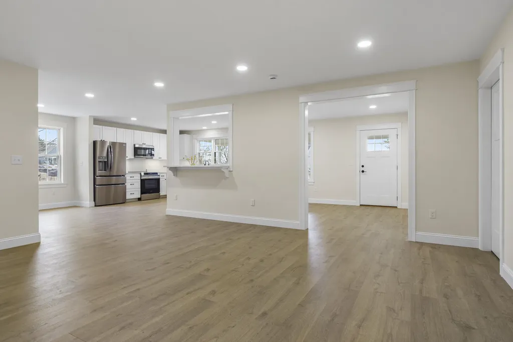 29 Pleasant Street Newcastle ME 04553