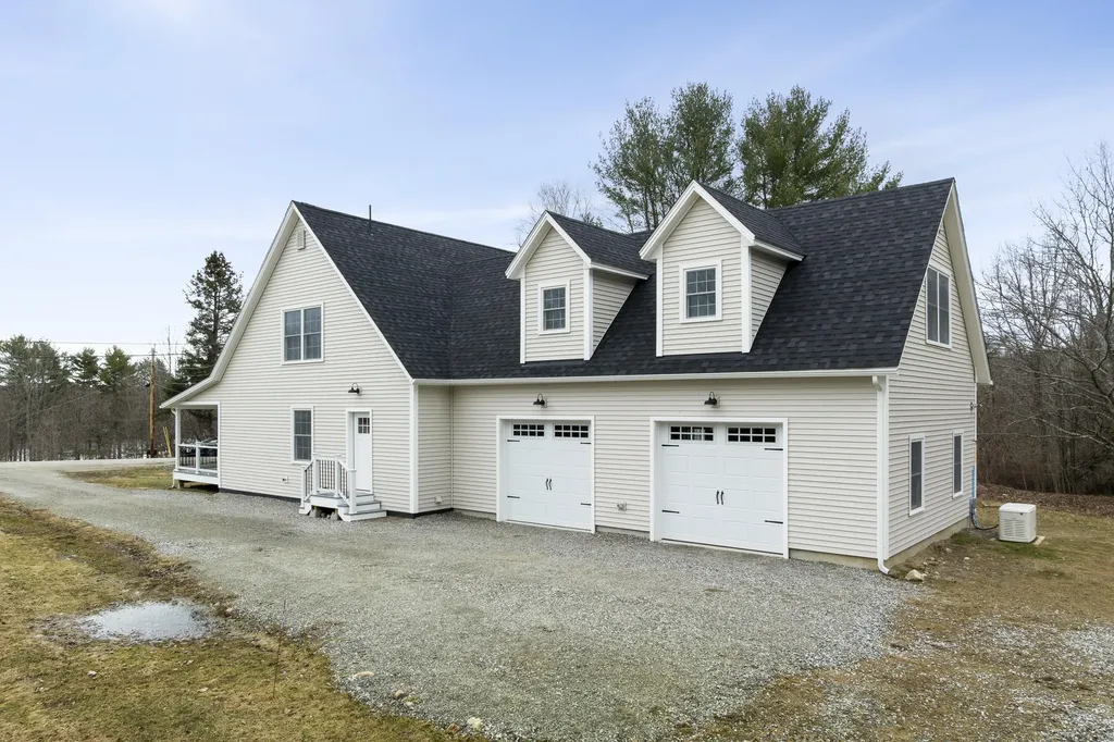 29 Pleasant Street Newcastle ME 04553