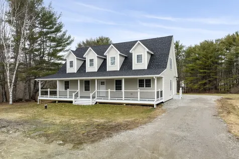 29 Pleasant Street Newcastle ME 04553