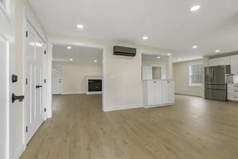 29 Pleasant Street Newcastle ME 04553
