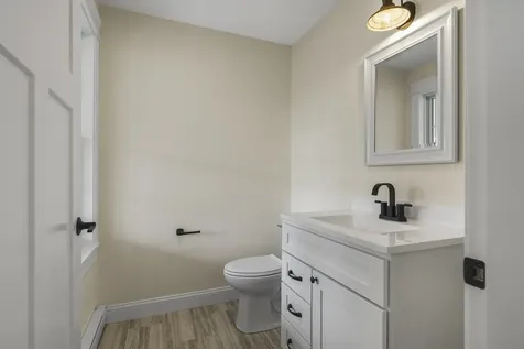 29 Pleasant Street Newcastle ME 04553