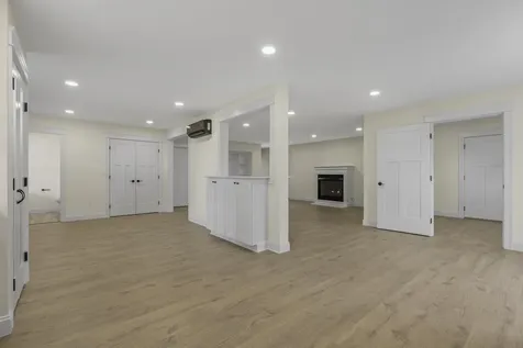 29 Pleasant Street Newcastle ME 04553