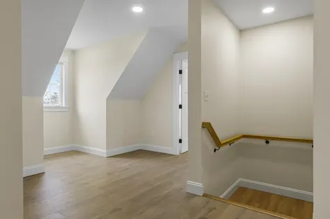 29 Pleasant Street Newcastle ME 04553