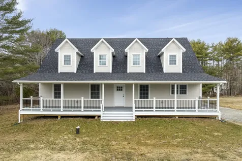 29 Pleasant Street Newcastle ME 04553