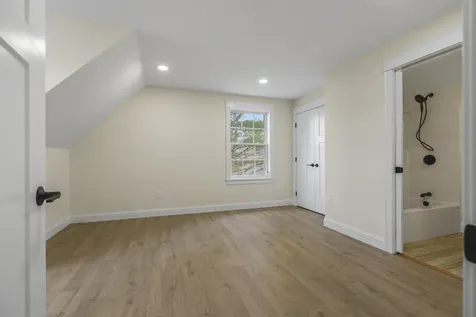 29 Pleasant Street Newcastle ME 04553