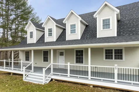 29 Pleasant Street Newcastle ME 04553