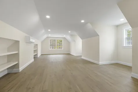 29 Pleasant Street Newcastle ME 04553