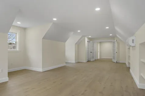 29 Pleasant Street Newcastle ME 04553