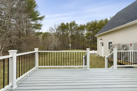 29 Pleasant Street Newcastle ME 04553