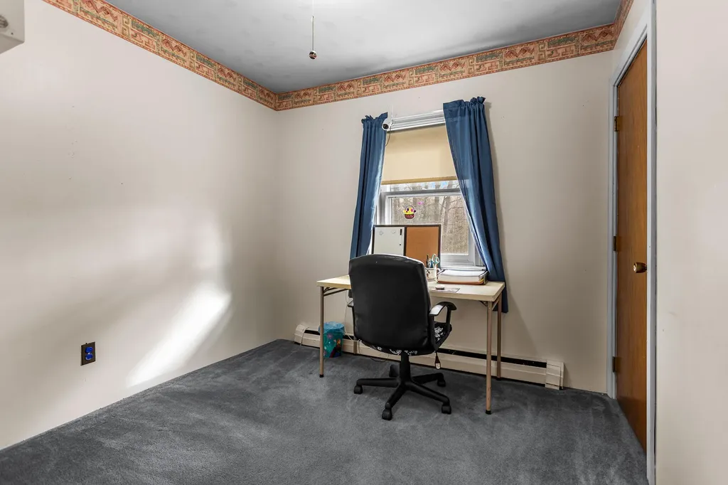 1782 Pushaw Road Glenburn ME 04401