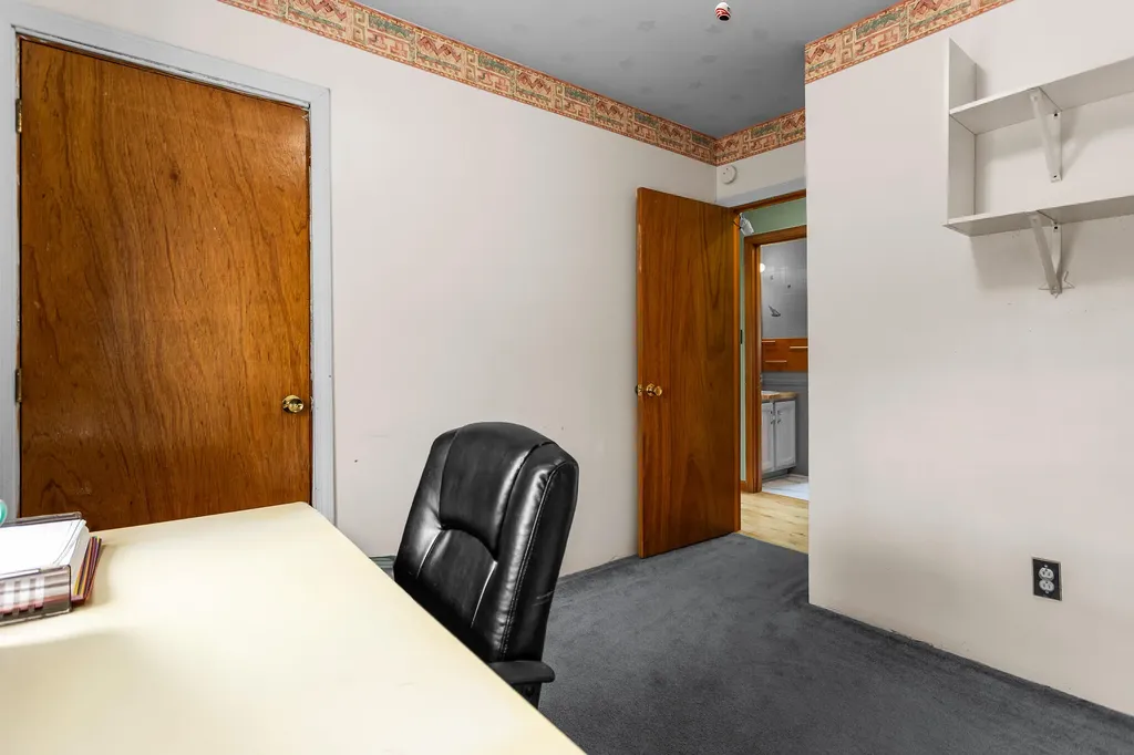 1782 Pushaw Road Glenburn ME 04401