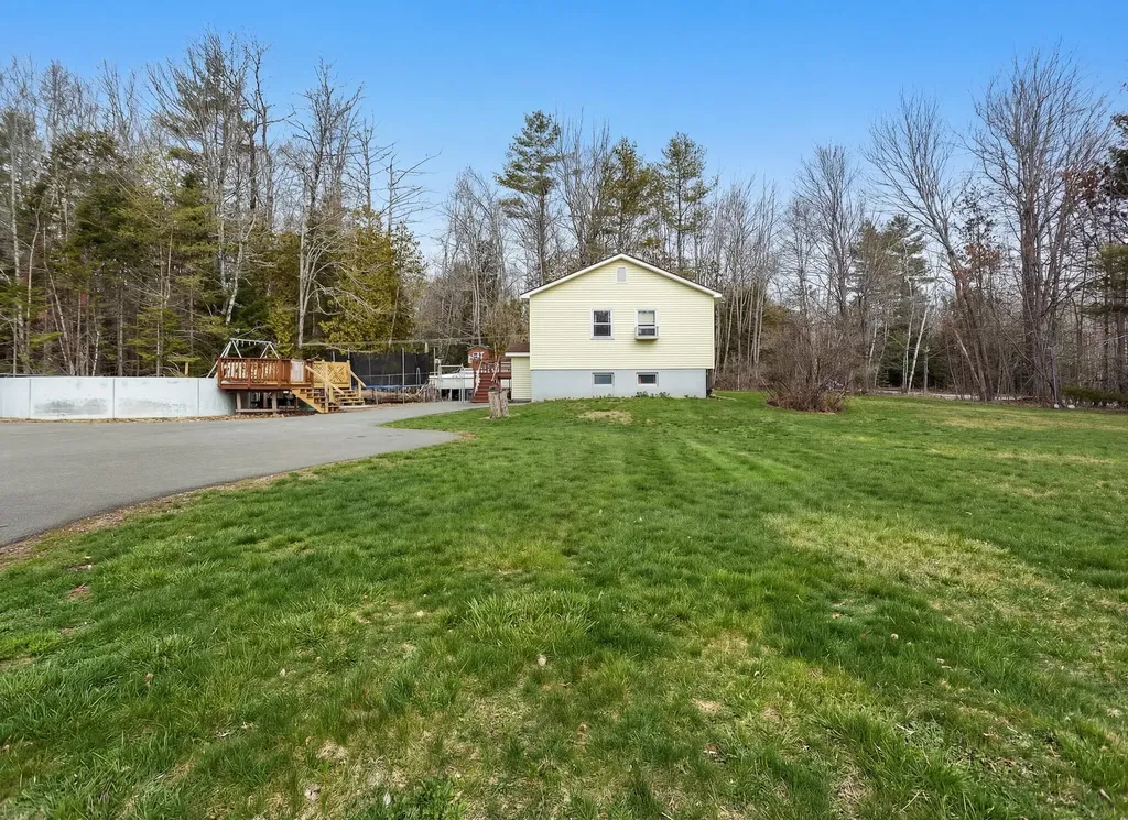 1782 Pushaw Road Glenburn ME 04401