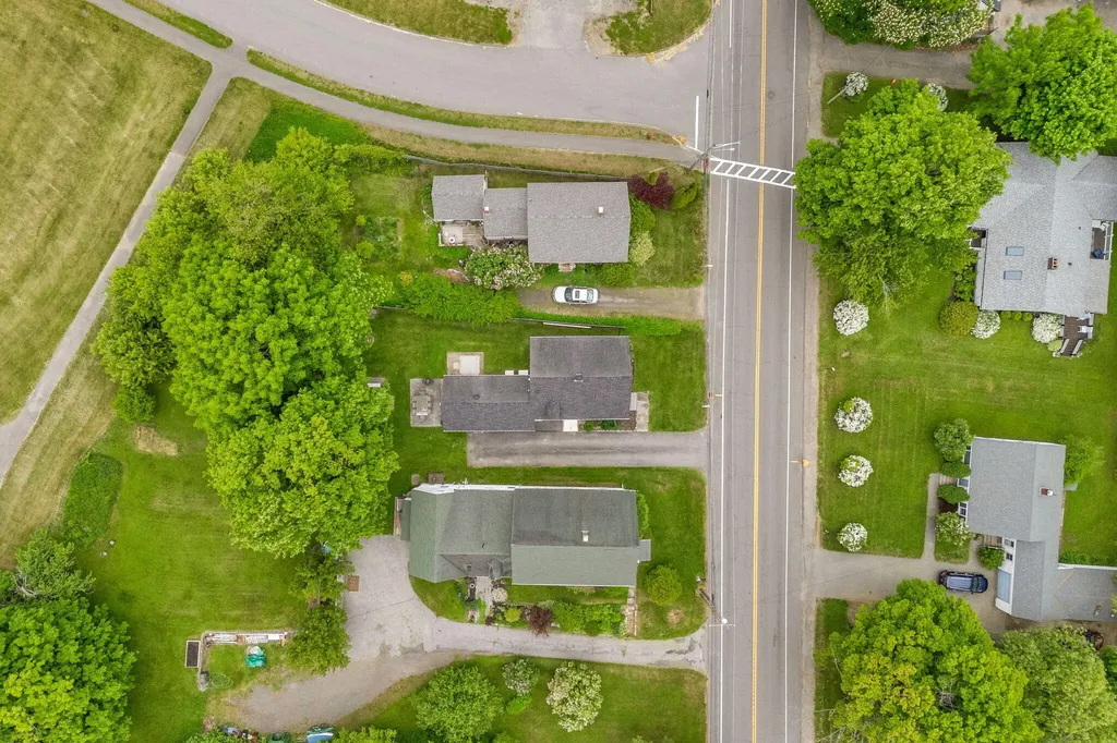 15 Wadsworth Street Thomaston ME 04861