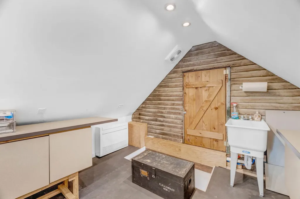 15 Wadsworth Street Thomaston ME 04861